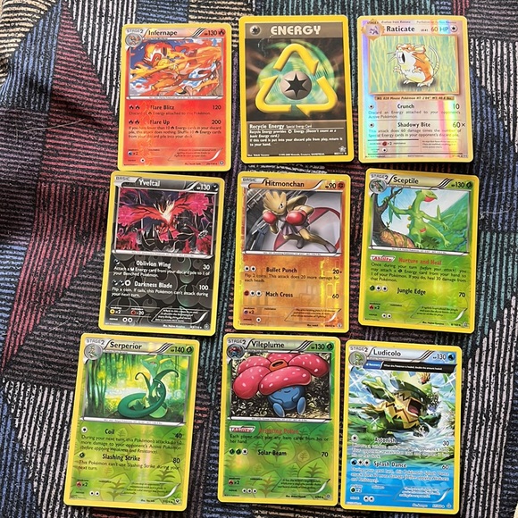 100+ mixed Pokémon lot - Picture 3 of 3